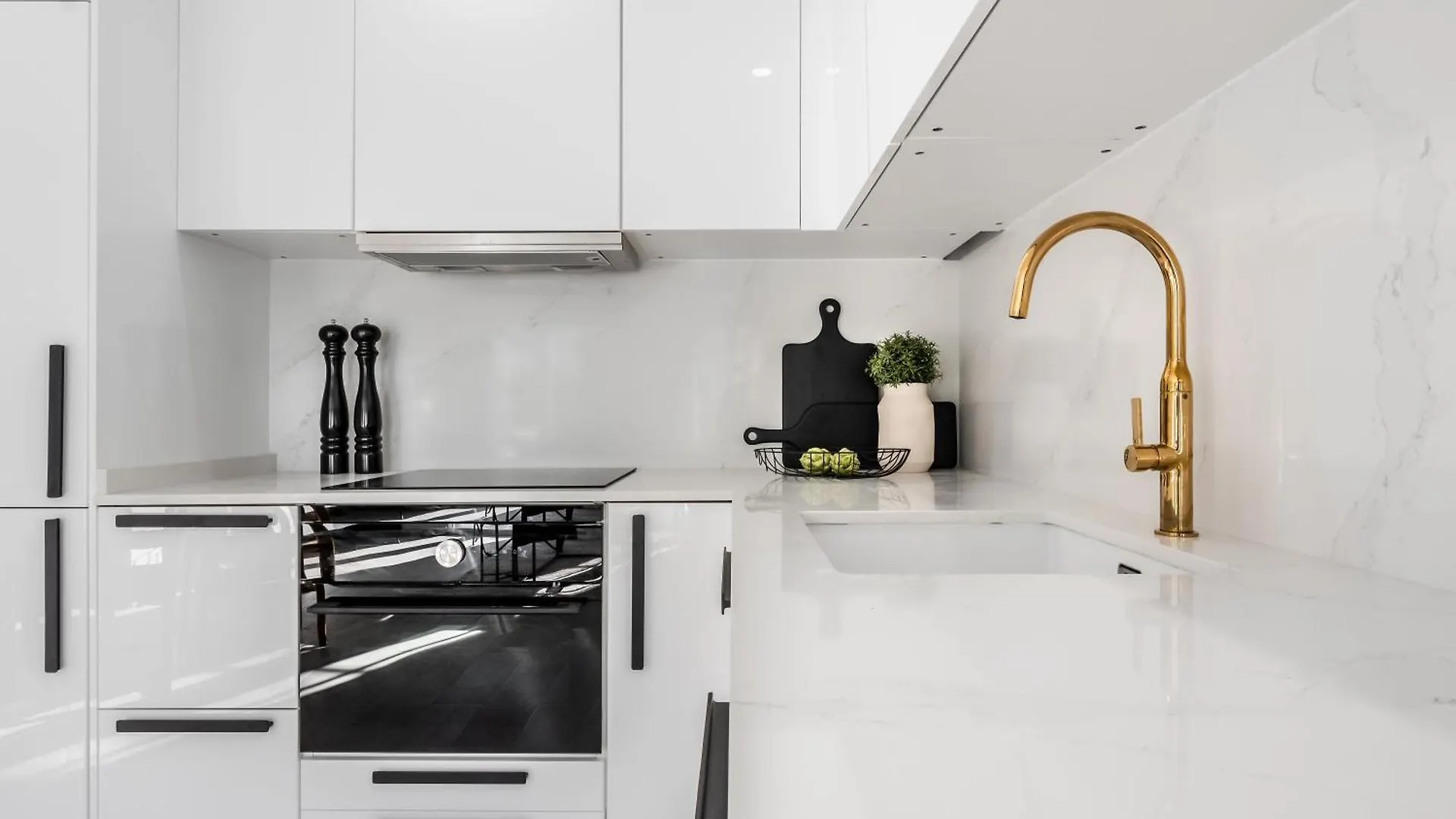 מארבלה 3 Bdrm Stylish Apt W Pool In Puerto Banus ספרד