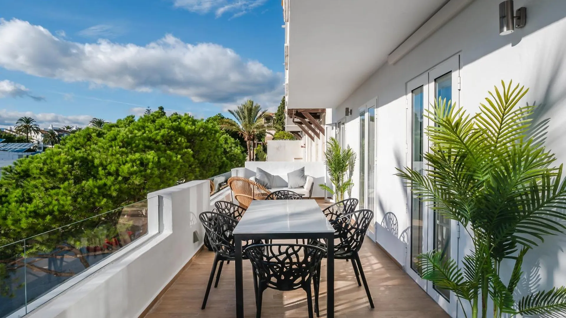 3 Bdrm Stylish Apt W Pool In Puerto Banus Marbella 0*,  España