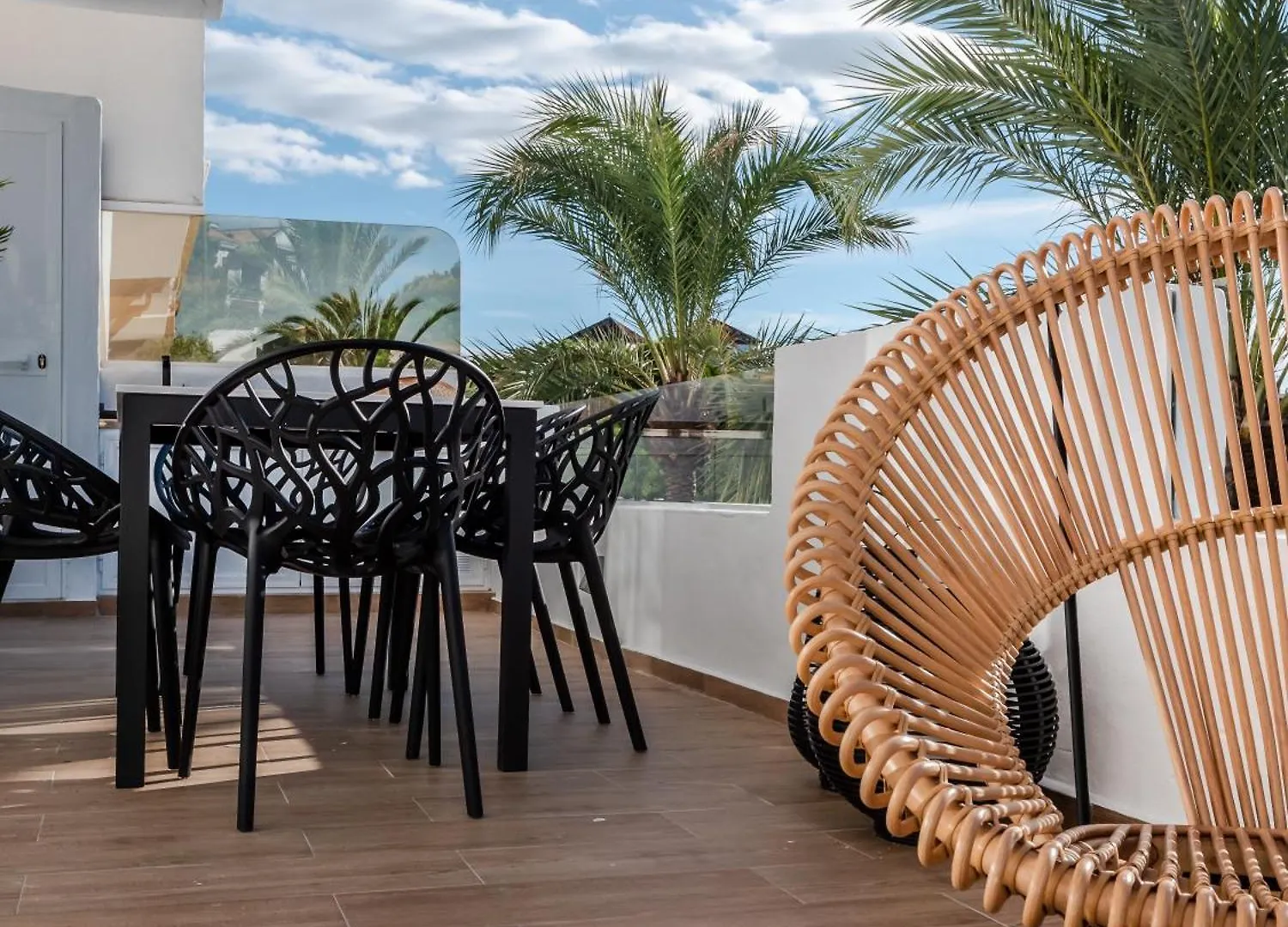 3 Bdrm Stylish Apt W Pool In Puerto Banus Marbella Apartamento