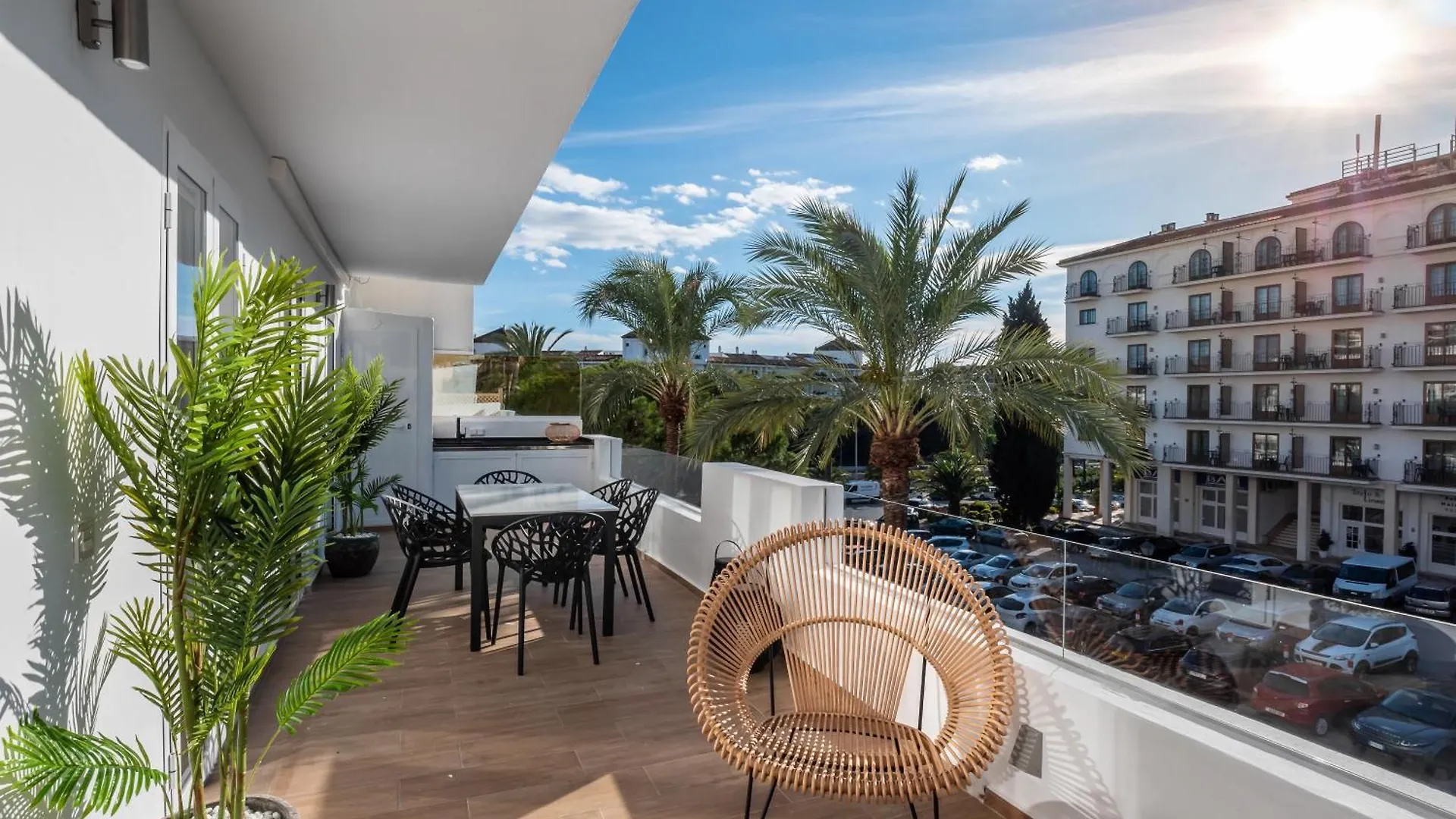 Apartamento 3 Bdrm Stylish Apt W Pool In Puerto Banus Marbella España